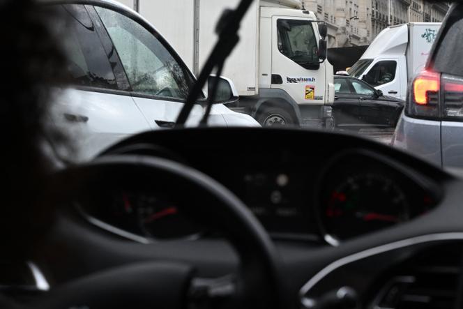 5ecb00b7-d722-4d40-a8f7-8991c5b17fd6 Les radios réclament des récepteurs FM et DAB+ obligatoires dans les véhicules neufs