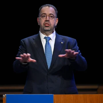Débat sur les Risques de l&rsquo;Intelligence Artificielle : Entre Alarmisme et Réalité
