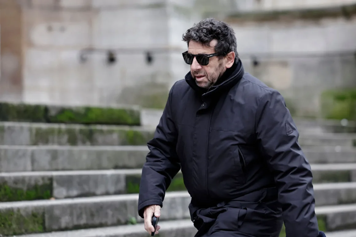 635d4ad9-ad7a-4f36-b7fd-815a7ee9ed7a Patrick Bruel annule sa tournée face aux controverses