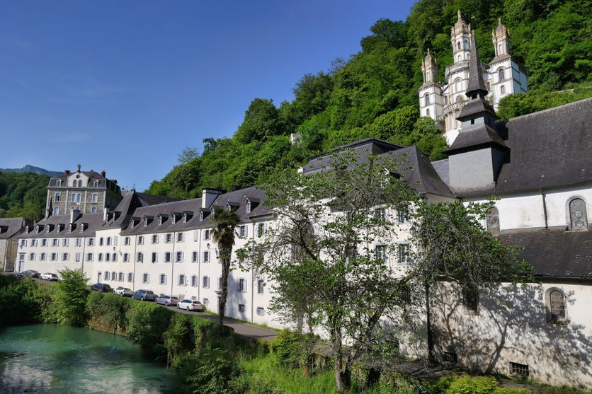 Institution Notre-Dame de Bétharram, sanctuaire et collège à Lestelle-Bétharram Accusations contre l’ancien évêque de Lourdes