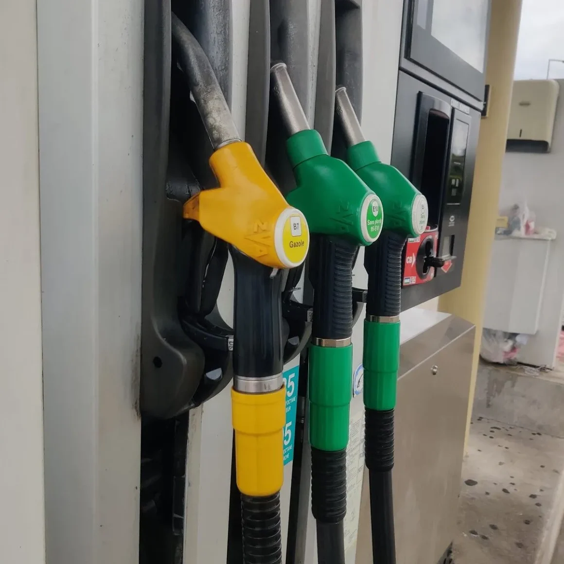 691cc3b3-6524-4ee5-8ead-551dd461133a Le gouvernement prolonge les aides pour lutter contre la hausse du prix du carburant