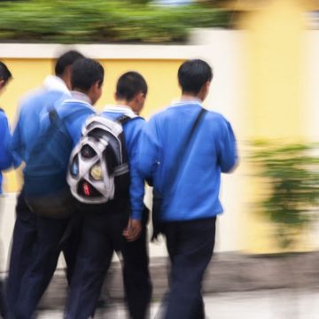Sécurité scolaire sous tension à Quito durant la rentrée