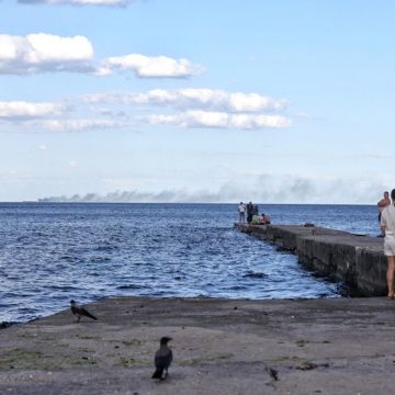 Russia attacks civilian ship in Black Sea for 3rd time Les Attaques Russes Paralysent le Port d’Odessa