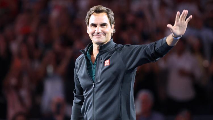 7b0256fb-efd9-42ed-99dc-0b0f8a0dd278 Roger Federer impressionne avec un geste technique en football
