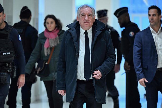 7de2c995-9fdd-4bba-9384-64468d6aa72d Le retour en justice de François Bayrou