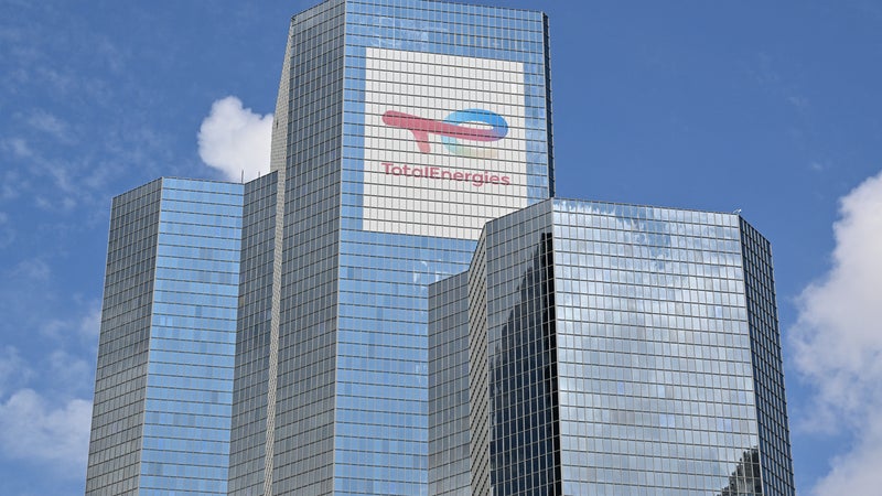 84aa09d9-9f0b-4606-99dc-658671e7230c TotalEnergies investit dans l’IA avec Mistral pour optimiser l’exploitation pétrolière