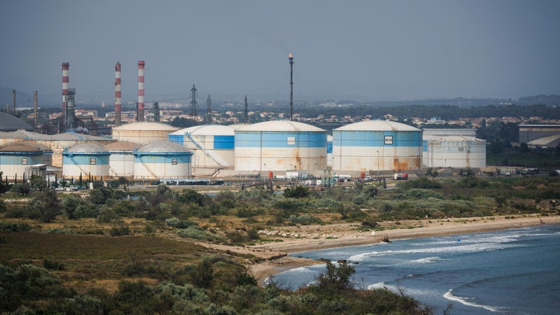 88d67c13-67a2-49c8-8c58-80e6f6a406b2 Blocage d’un Dépôt Pétrolier à Fos-sur-Mer par des Pêcheurs