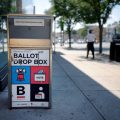 Un décret de Trump sur le vote par correspondance bloqué par une juge
