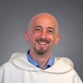 La Visite du Pape Léon XIV en France : Une Dimension Politique Indéniable