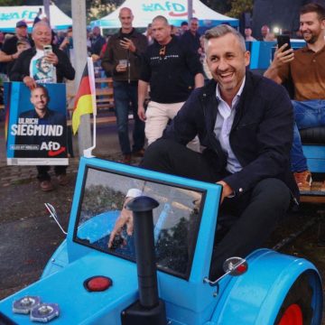 FILE PHOTO: Ulrich Siegmund, top candidate of the far-right Alternative for Germany (AfD) party campaigns in Klein-Wanzleben Vers Une Victoire Historique de l’AfD en Saxe-Anhalt