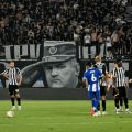 Analyse : Hommages à Ratko Mladic en Serbie