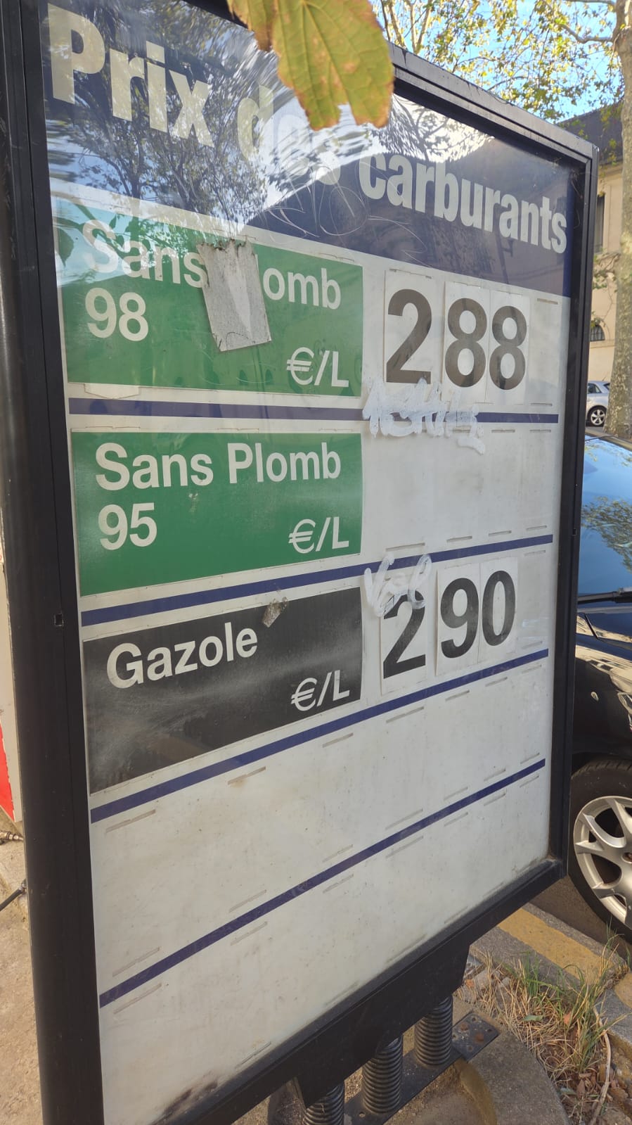 99e09e8f-fb38-4499-ad2d-aff5ac5bf1f3 Le gouvernement réagit face à la flambée des prix des carburants