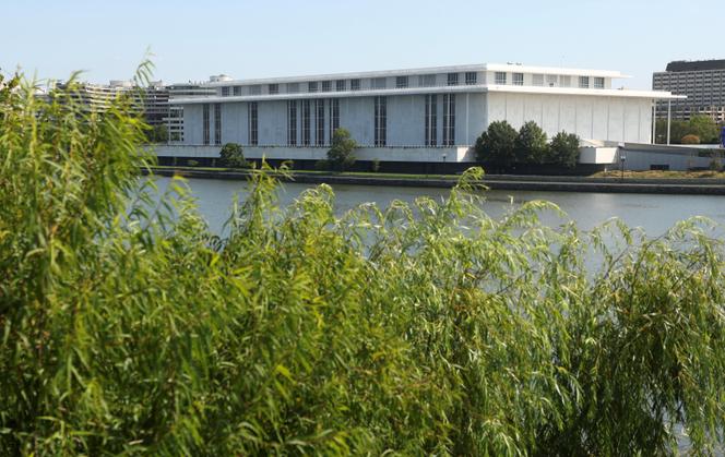 9ad458b4-ad67-4d46-8b88-867e0c36e8a1 Le Kennedy Center de Washington menacé de fermeture