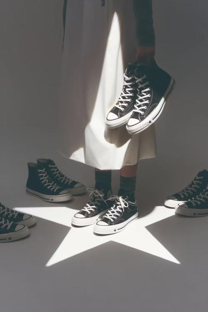 9f2183dd-1c08-40ce-98cb-9b8c7b588c59 Converse retire une publicité après des accusations liées au Ku Klux Klan