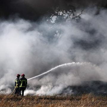 a1465b40-b435-4e5c-a649-bce79ebc33b8 Les pompiers en grève pour obtenir des moyens supplémentaires
