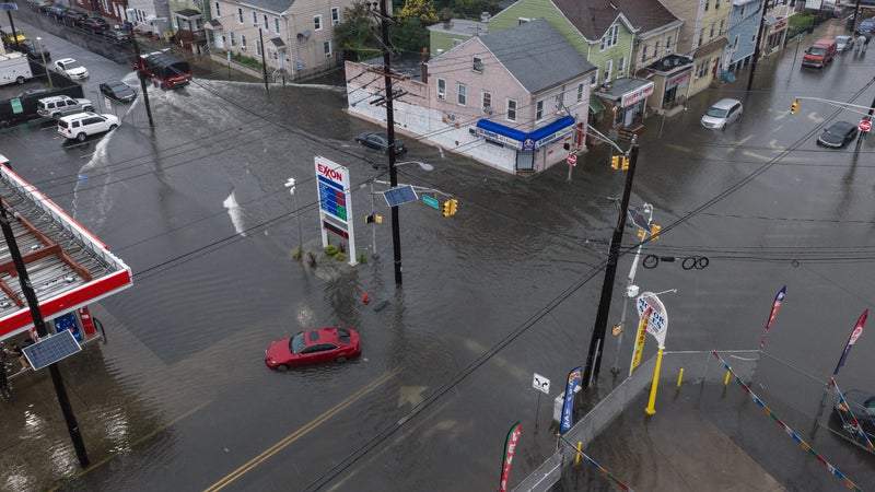 a1efb26c-c4f5-4535-8c35-68076a3d48f2 Inondations et perturbations dans le nord-est des États-Unis