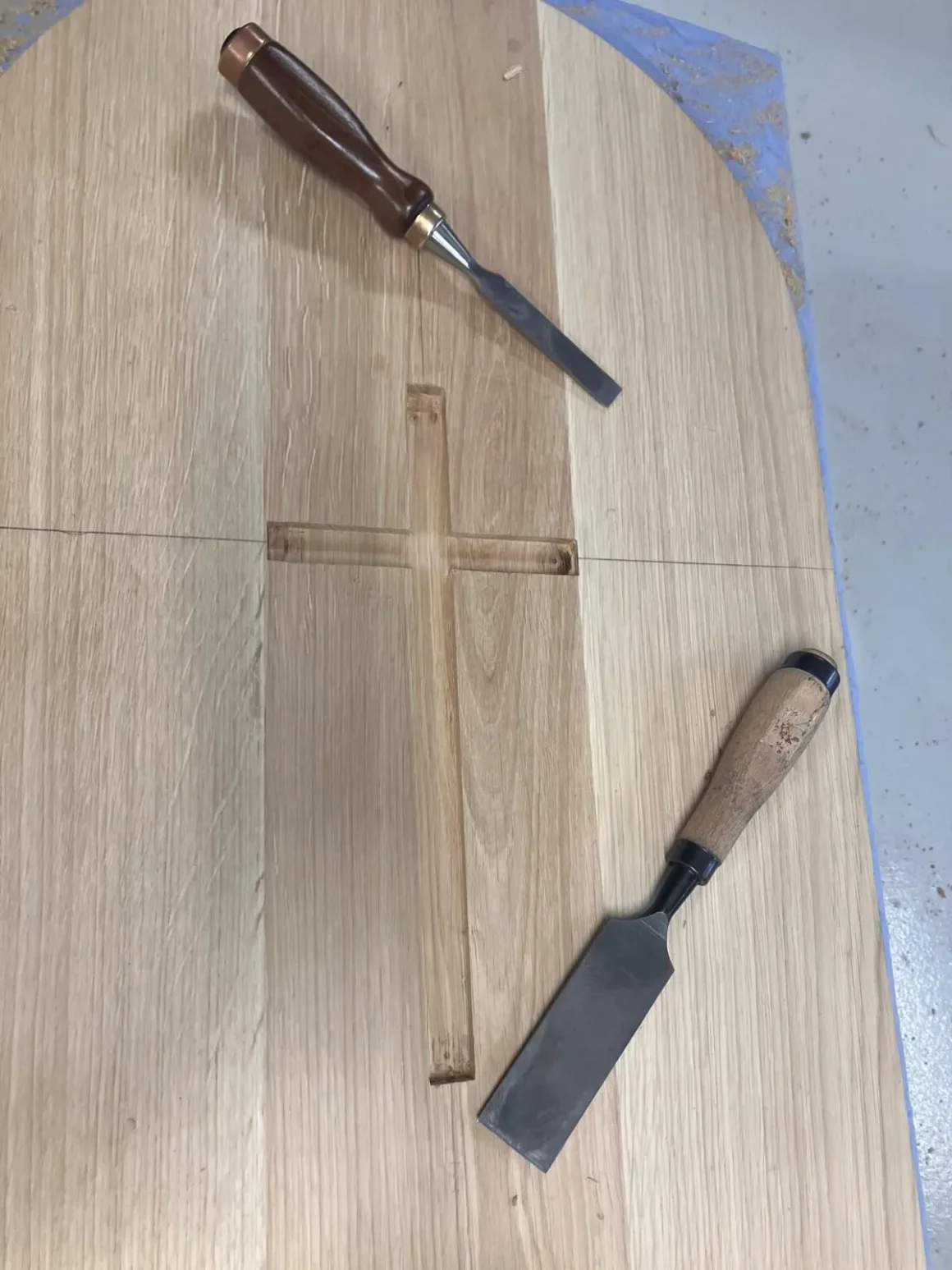 a590fecf-b121-4a0b-bf66-3c87fdf71f1e La fabrication de la cathèdre papale par des élèves du lycée Saint-Jean