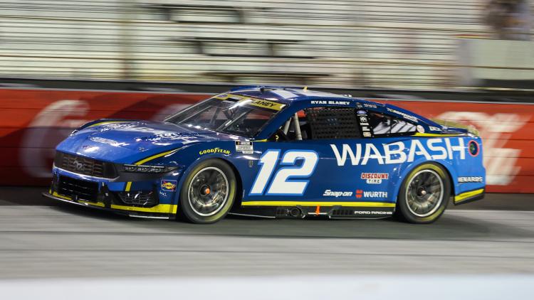 a5fa18ca-1d77-45eb-be6a-2b306994a832 Affrontement entre Ryan Blaney et Carson Hocevar après une course de Nascar