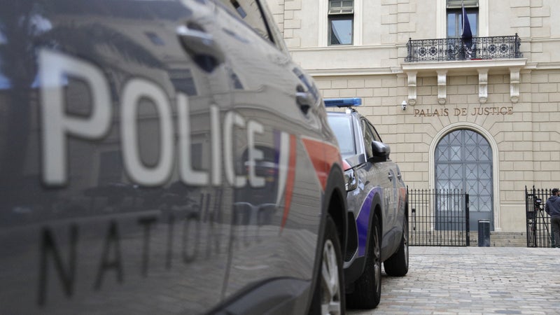 a68a98e9-7cd8-4928-b7f0-946121adb14b Mort d’un piéton à Cannes : une conductrice mise en examen