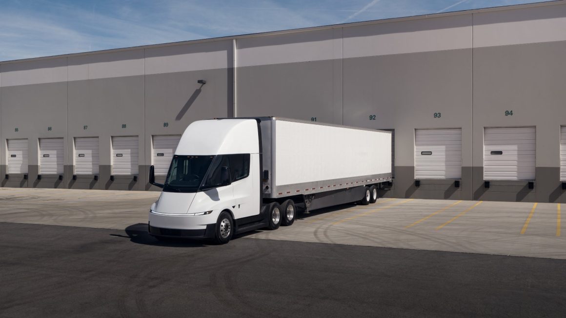 Les défis des constructeurs européens face à la montée des poids lourds chinois et américains