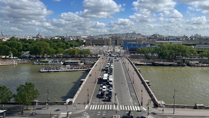 add1aa83-5492-4df7-8663-12d6de767bf1 Accident mortel au pont de la Concorde : enquête en cours