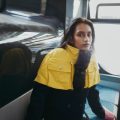 La cape, un retour en force dans la mode contemporaine
