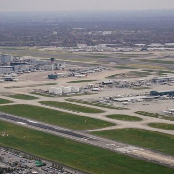 bb0378b4-e544-424d-b484-dfc022b29db8 Panne technique à l’aéroport de Londres-Heathrow : impact significatif sur les vols
