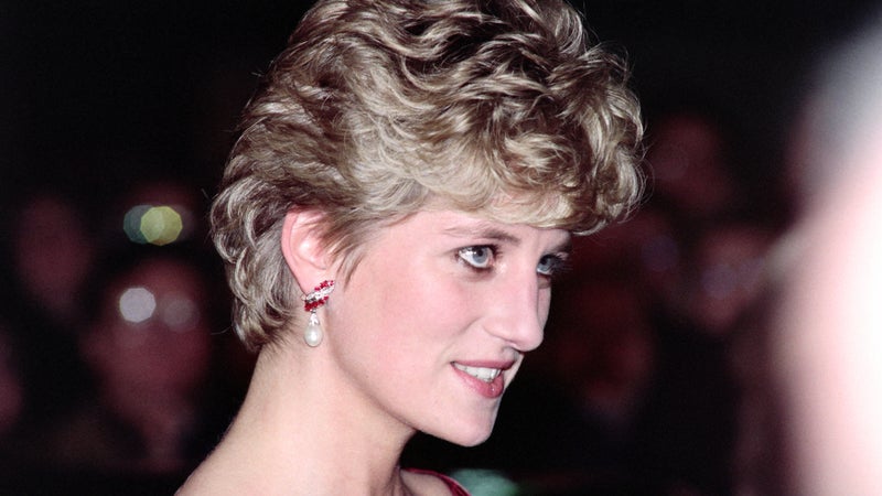 bcd25e88-d5e6-4ec5-a1b9-8c0a72322de9 Une célèbre robe de la princesse Diana mise aux enchères