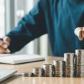 Suppression de l&rsquo;abattement fiscal de 10% pour les retraités : un enjeu budgétaire
