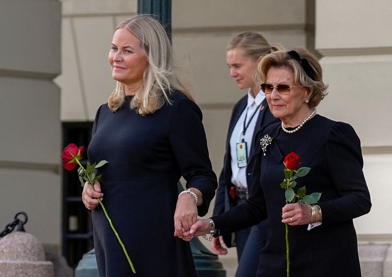 King Harald V is dead. La nouvelle souveraine de Norvège : absente à l’investiture
