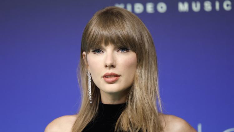 d695ea2a-7925-47d4-9a05-ddee434708b4 Taylor Swift rend hommage à Dolly Parton lors des MTV Video Music Awards 2026