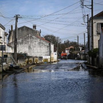 d6a9df00-a96b-4d16-b092-f3d65e14c127 Préparation et précautions face aux risques d’inondation en France