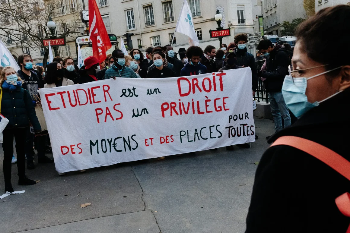 e55613fd-46d8-4af0-9620-d97372ea6d57 Augmentation des frais de scolarité: Impact sur les écoles d’ingénieurs françaises
