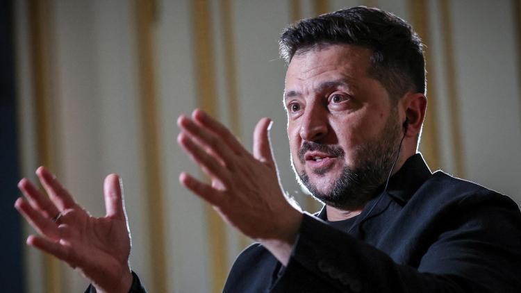 0d5a0f30-f50e-4617-a830-175d56e24709 Le président ukrainien critique les accords entre Trump et Poutine