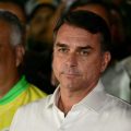 Le départ controversé de Flavio Bolsonaro pour les États-Unis