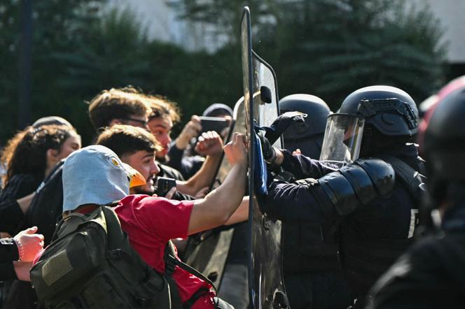 143fc35f-ffdc-4326-b3f9-8aeee57bab92 Blocage des lycées : une mobilisation significative