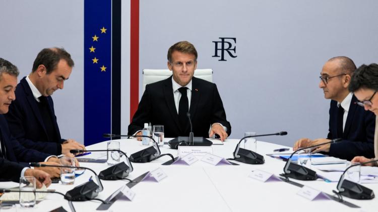 16aa5673-3c25-4ea4-944f-7a024a1cdf59 Peut-on contraindre un ministre à rester en fonction ?