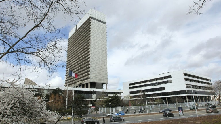 1d112cb0-3f59-4621-a95c-5fdee13d69db La Préfecture des Hauts-de-Seine et les Défis Administratifs pour les Étrangers