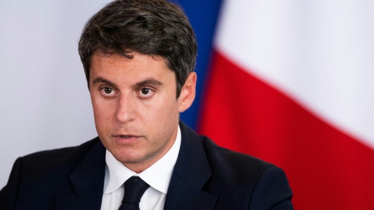 292be903-230e-43d5-947d-542d5737b262 Gabriel Attal propose une primaire démocrate pour 2027