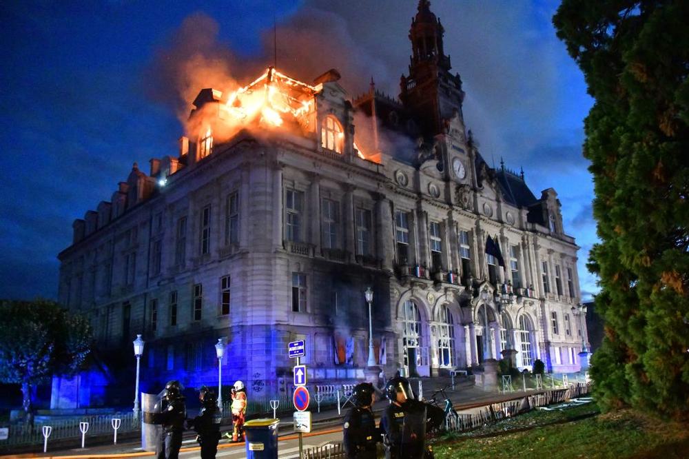2ec7261b-0255-43d9-97b1-3ee760e8ebb5 Manifestations en France : tensions, violences et réactions