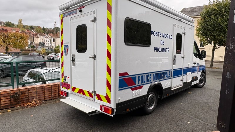 2efbe080-0c6e-4822-806a-5d7db2a42c98 Orsay lance un fourgon de proximité pour renforcer la relation police-habitants