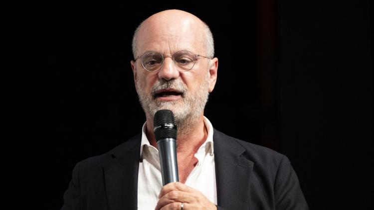 2fc28bd0-0889-4215-9eb2-42b7a2e01896 Blanquer face à la crise des lycées : Débats autour des réformes éducatives