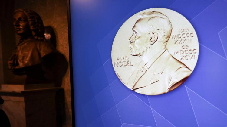 3a7e7d82-f786-45f6-b5ee-b343acf4863b Henri Kagan et Kenso Soai reçoivent le prix Nobel de chimie 2026