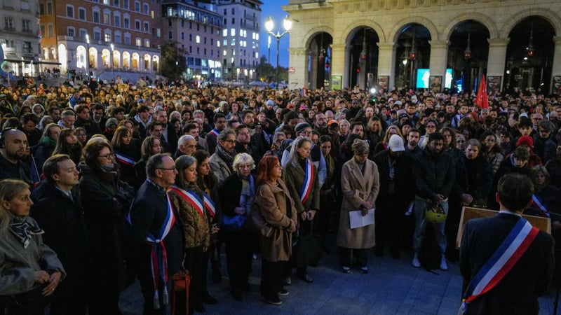 3dec5aa0-320c-4205-80aa-84b58dadfa10 Rassemblement en hommage aux victimes de l’attentat dans les Yvelines