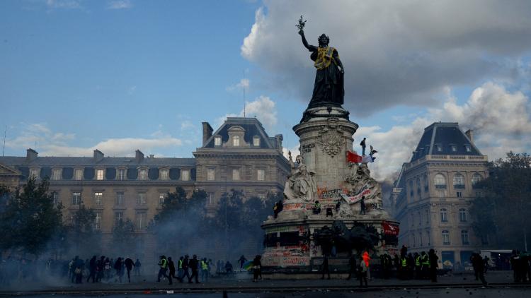 45c1d7a2-fb88-4be5-a7b1-4b89c14d6b94 Affrontements lors des manifestations du 17 octobre 2026