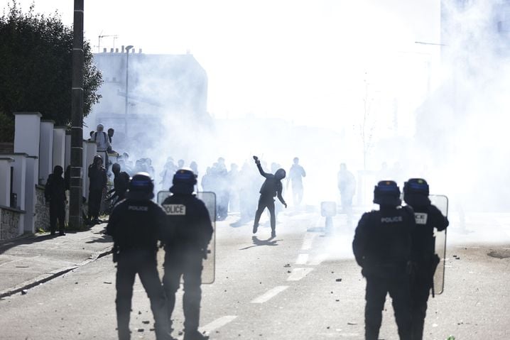 4e6d9360-eaae-426a-81fc-e5a83c868846 Les perturbations et violences lors des mobilisations lycéennes en France