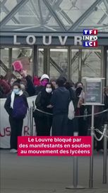 578d60e7-59e5-4076-937e-cdb4f172a961 Accès au Louvre bloqué par des manifestants