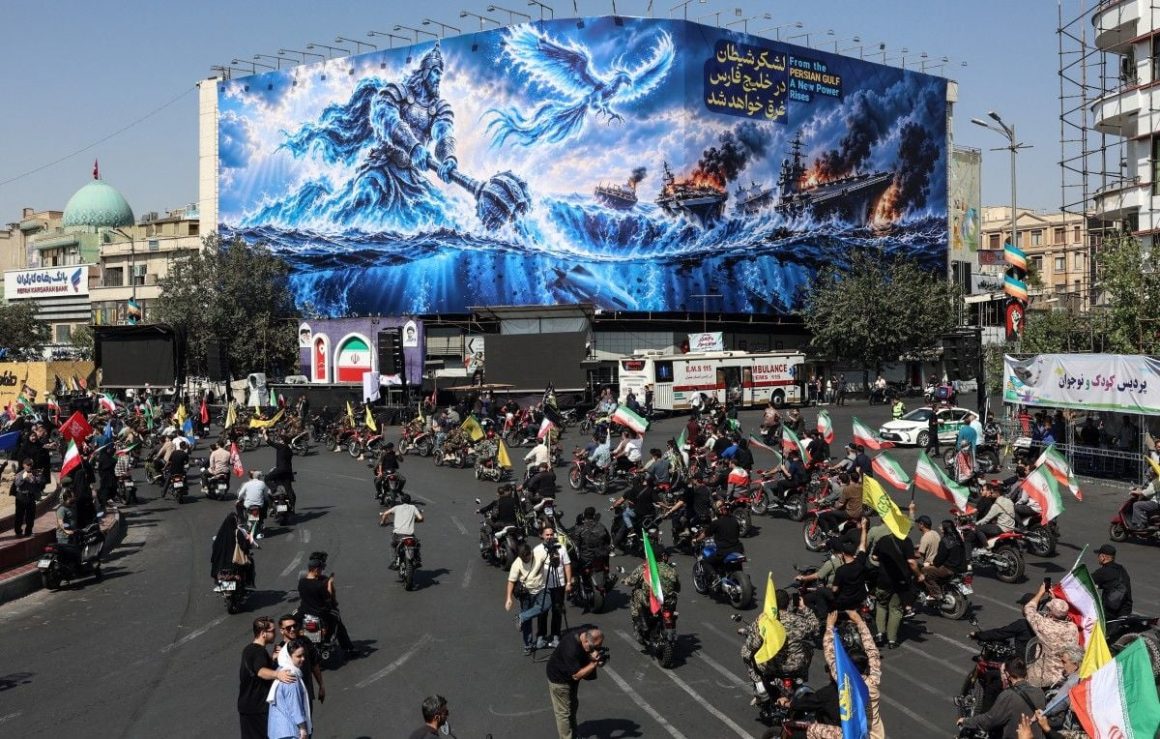 5bd0b3c8-76f4-4286-b1cf-ef9af291ca7f La propagande visuelle à Téhéran et son impact