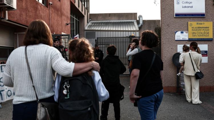 5ca35efe-2e4b-4b50-bb65-b9282e6fe278 Un adolescent de 13 ans placé en garde à vue dans le cadre de l’affaire de la fusillade d’Aubagne