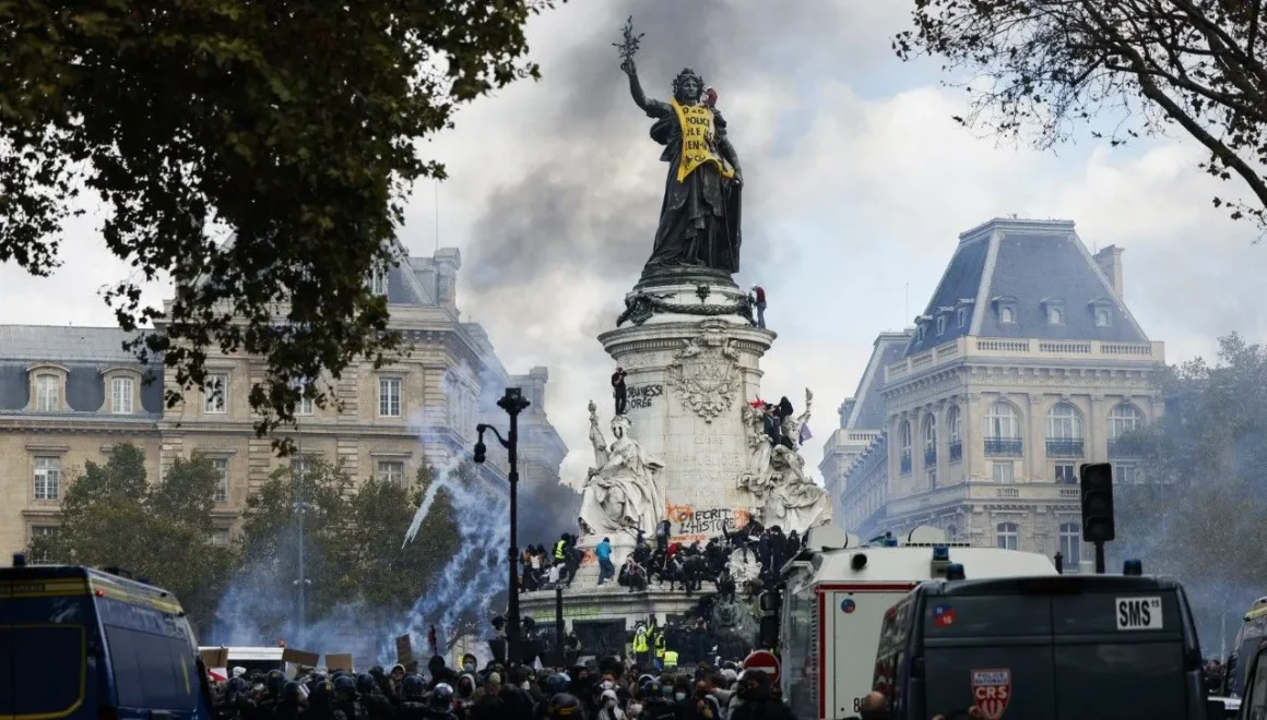 6d3f817e-399f-4a02-81f9-548e65e343a6 Répercussions des violences post-manifestations sur la politique française